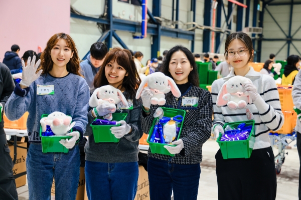 “진정한 선물이신 예수님을 보내요”